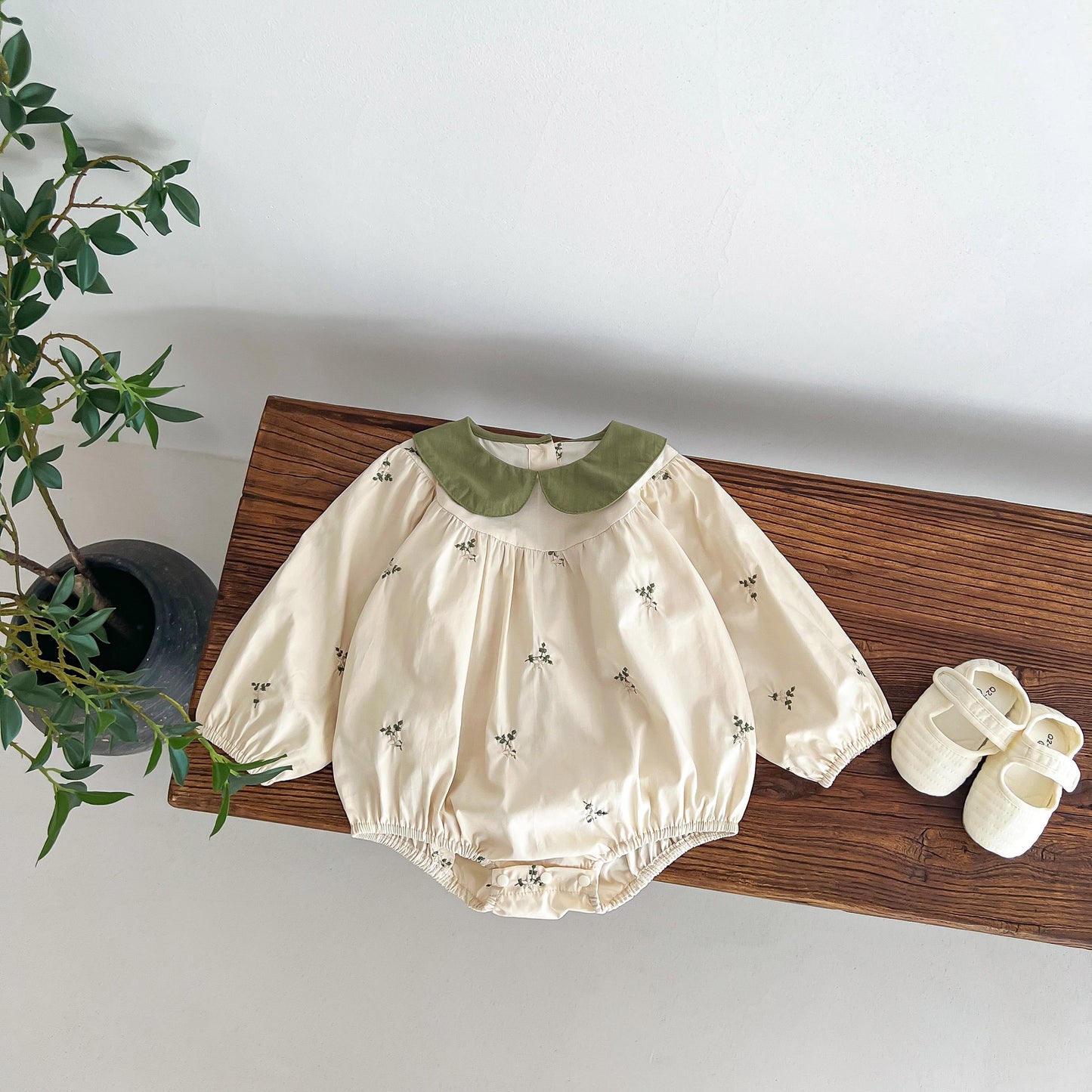 Embroidery Baby Girls Bodysuit